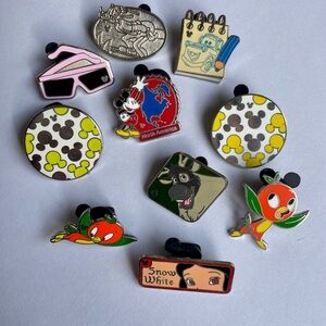 Disney Hidden Mickey Pins Lot (10 Pins) - Frozen, Snow White, Goofy